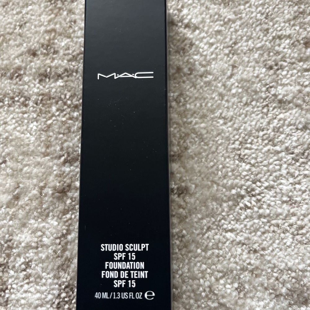 MAC Studio Sculpt Foundation NC35 with SPF 15